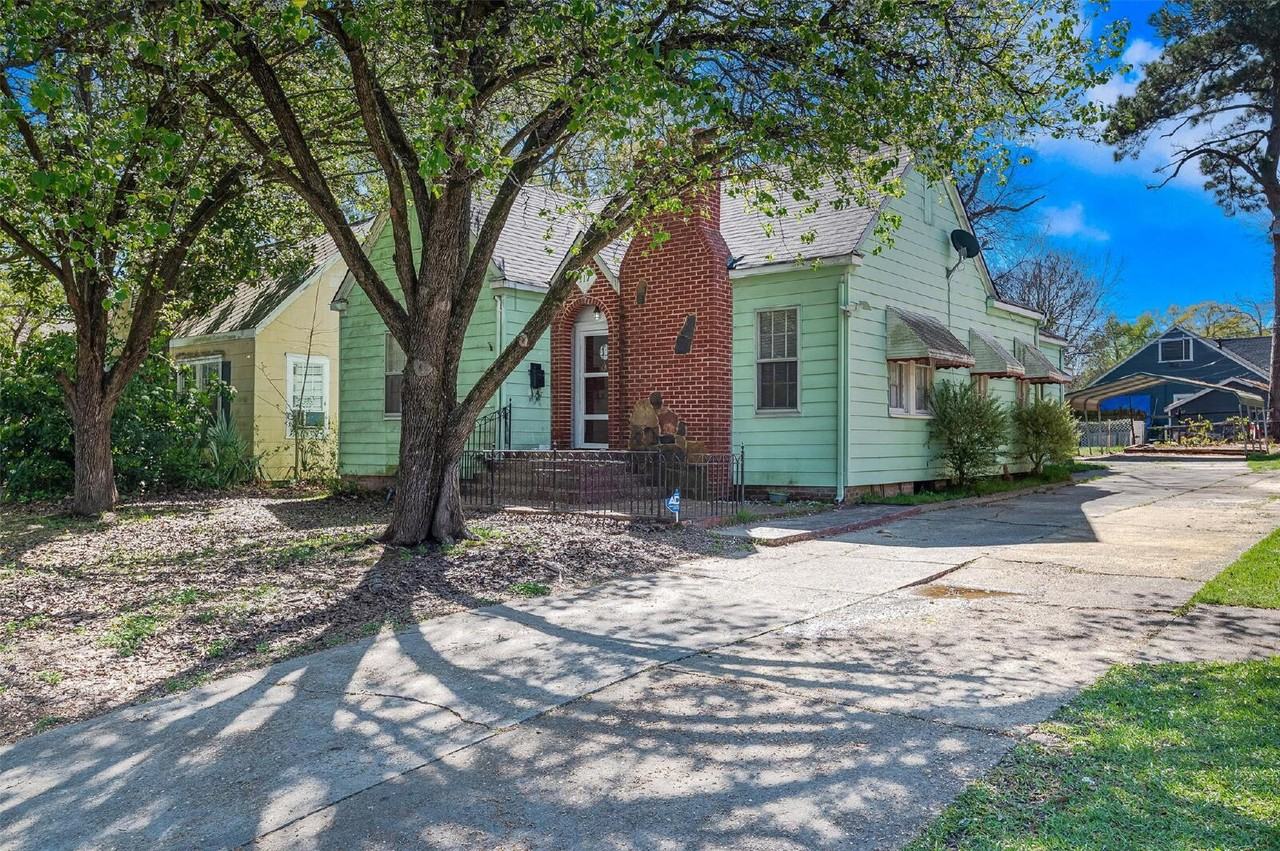 117 Merrick St - Photo 2 of 18