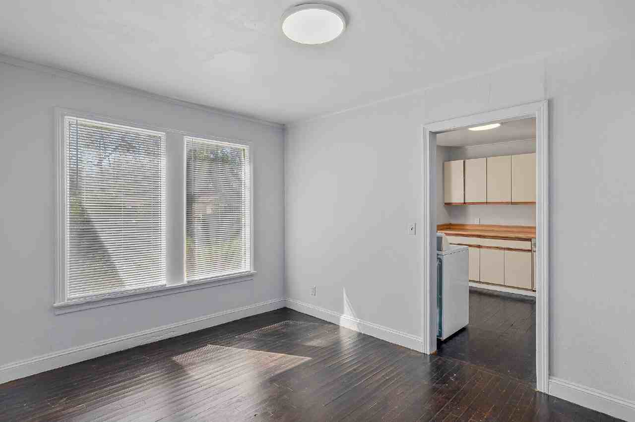 219 E Slattery Blvd - Photo 6 of 13