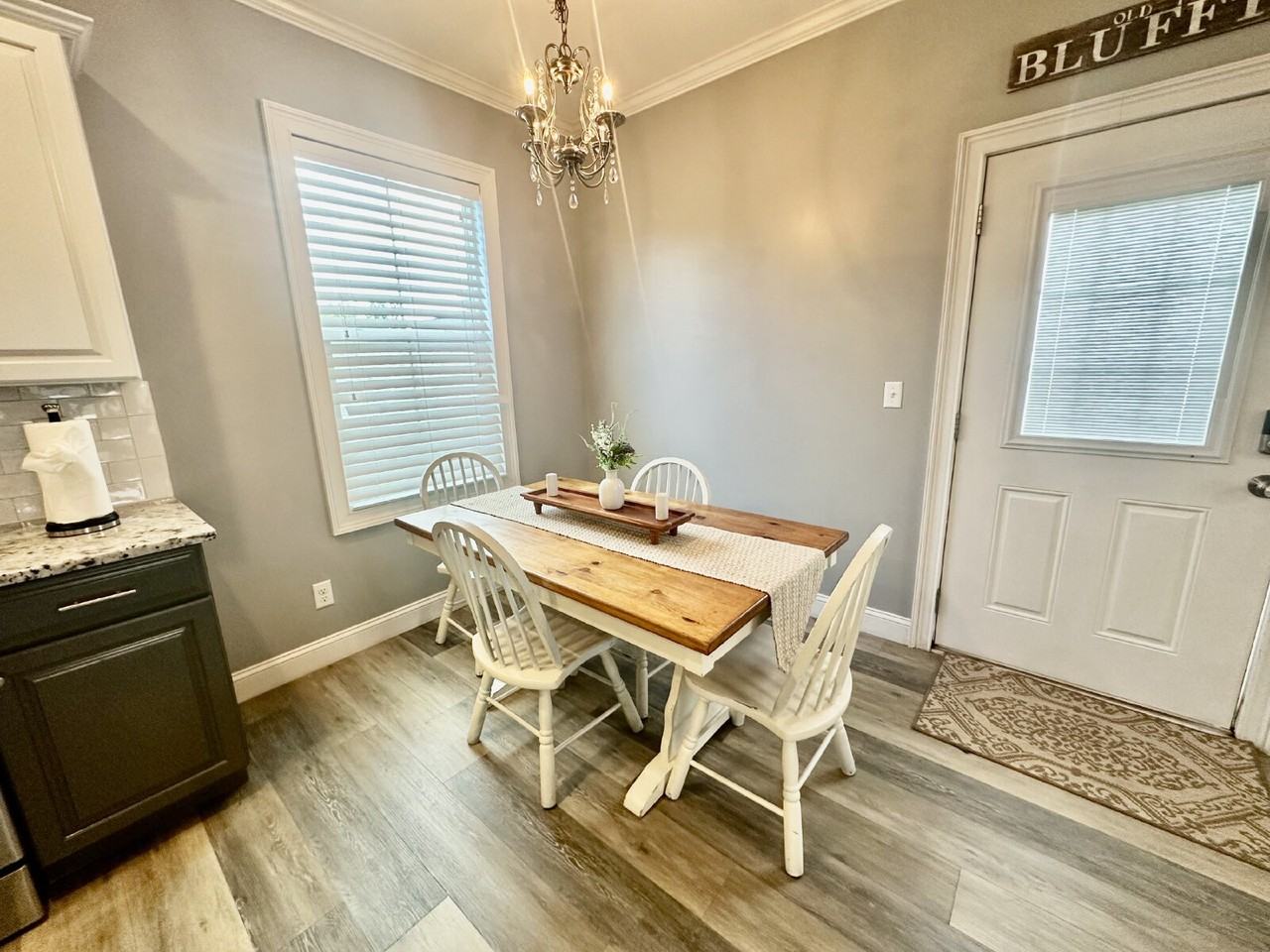 14 6th Avenue Garage Apartment - Photo 5 of 11