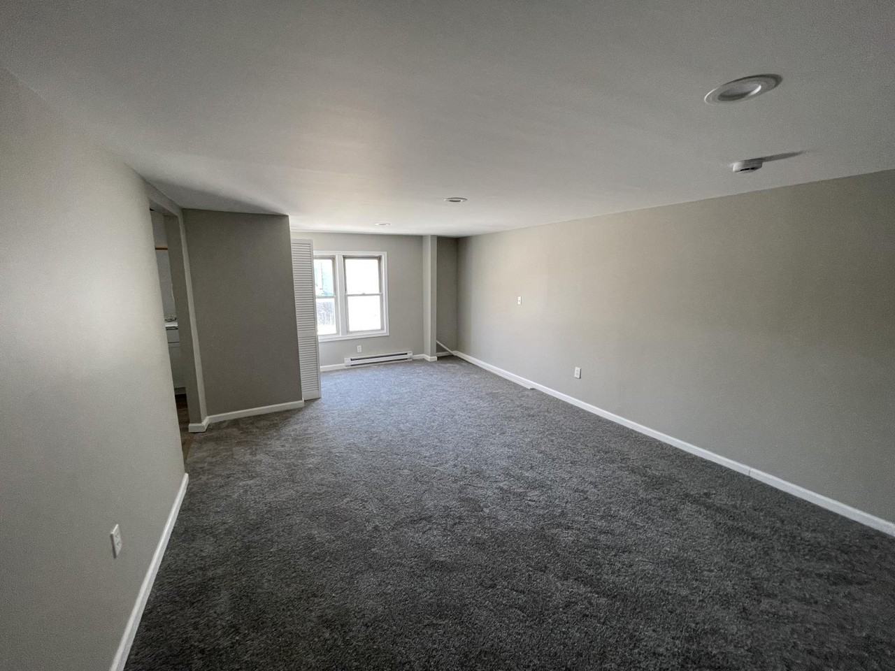 663 E Market St - Photo 3 of 8