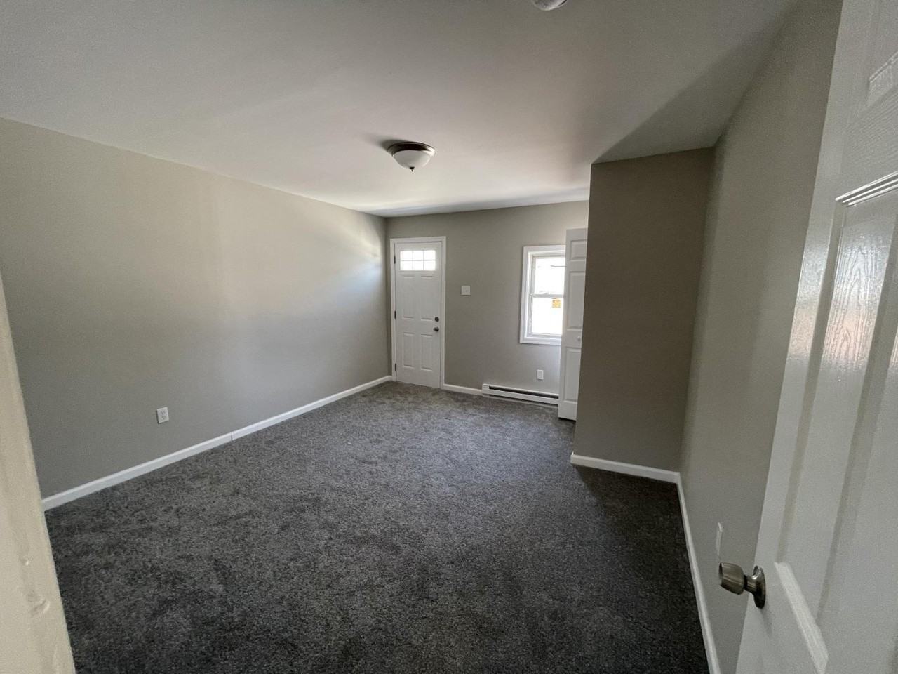 663 E Market St - Photo 4 of 8