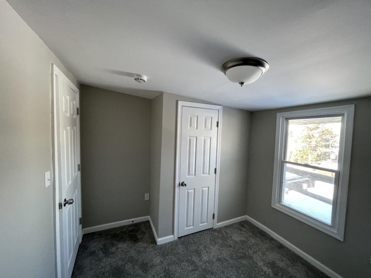 663 E Market St - Photo 7 of 8