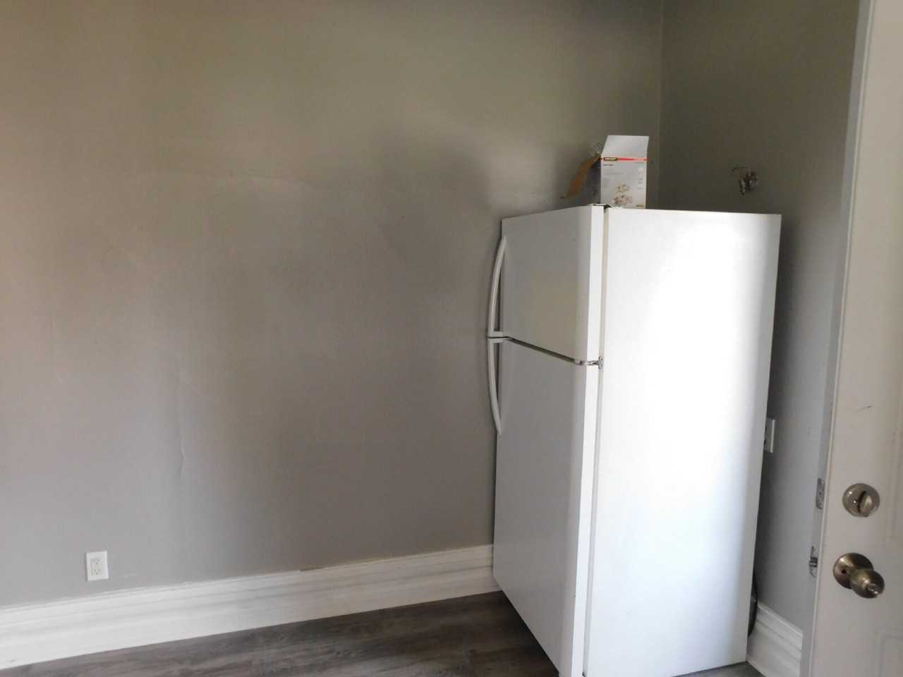 838 Howard St #1 - Photo 3 of 8