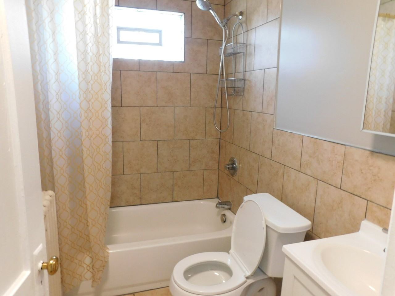 838 Howard St #1 - Photo 6 of 8