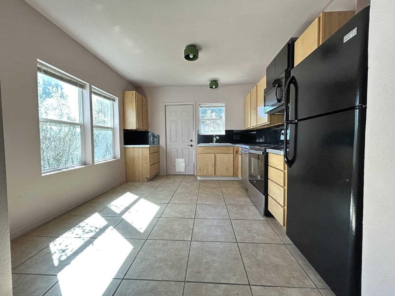 3118 37th St - Photo 4 of 15