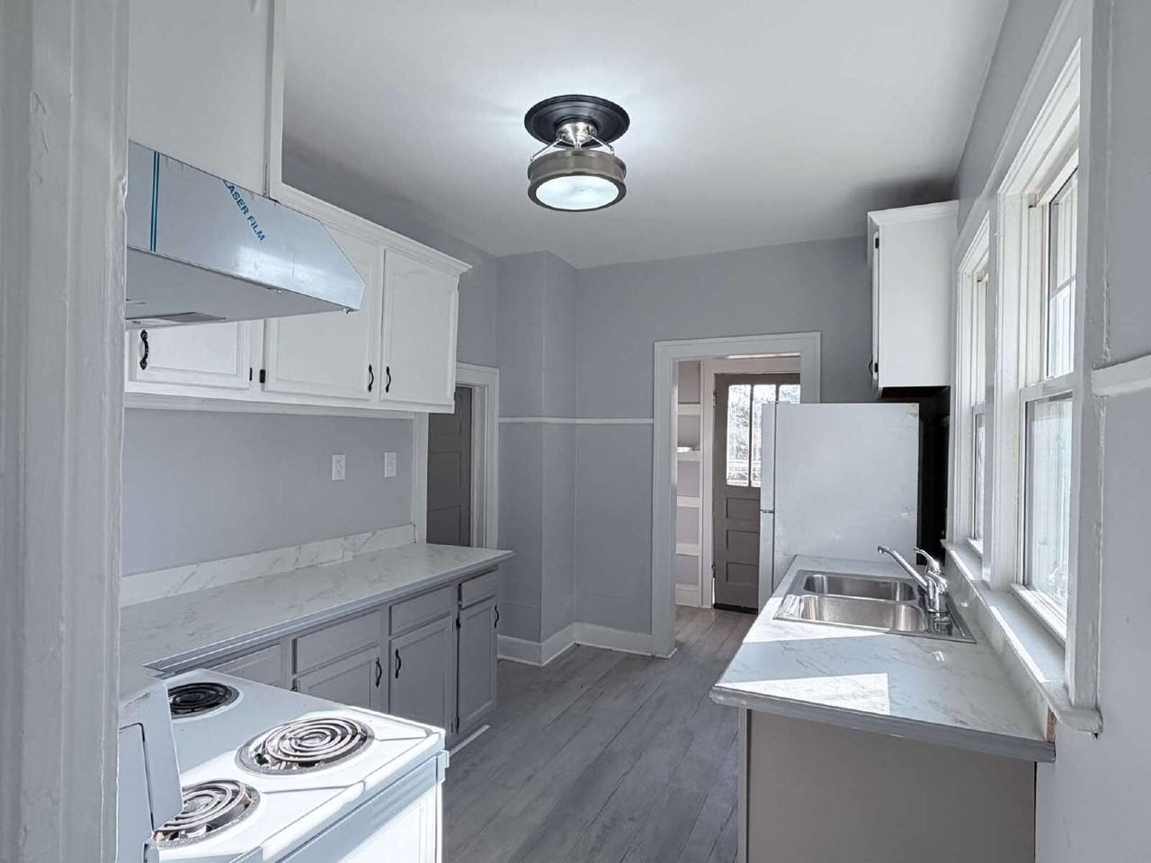 25 Walton St - Photo 6 of 25