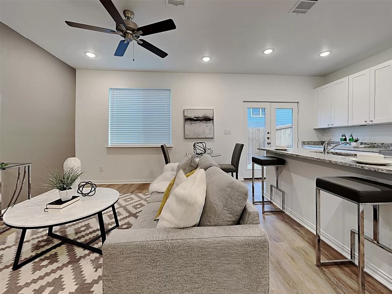 603 Briarwood Dr - Photo 3 of 10