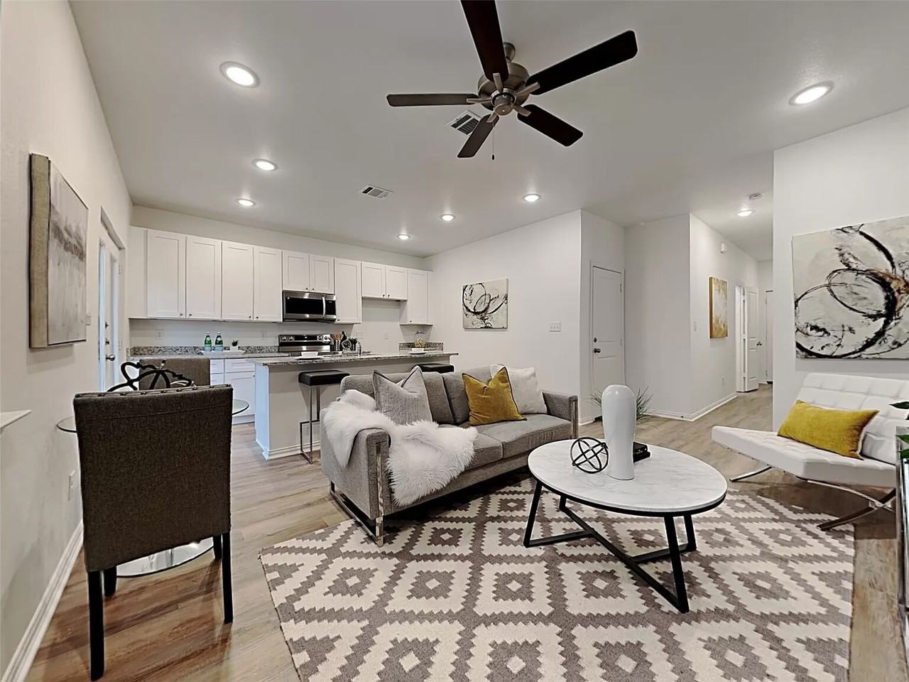 603 Briarwood Dr - Photo 4 of 10