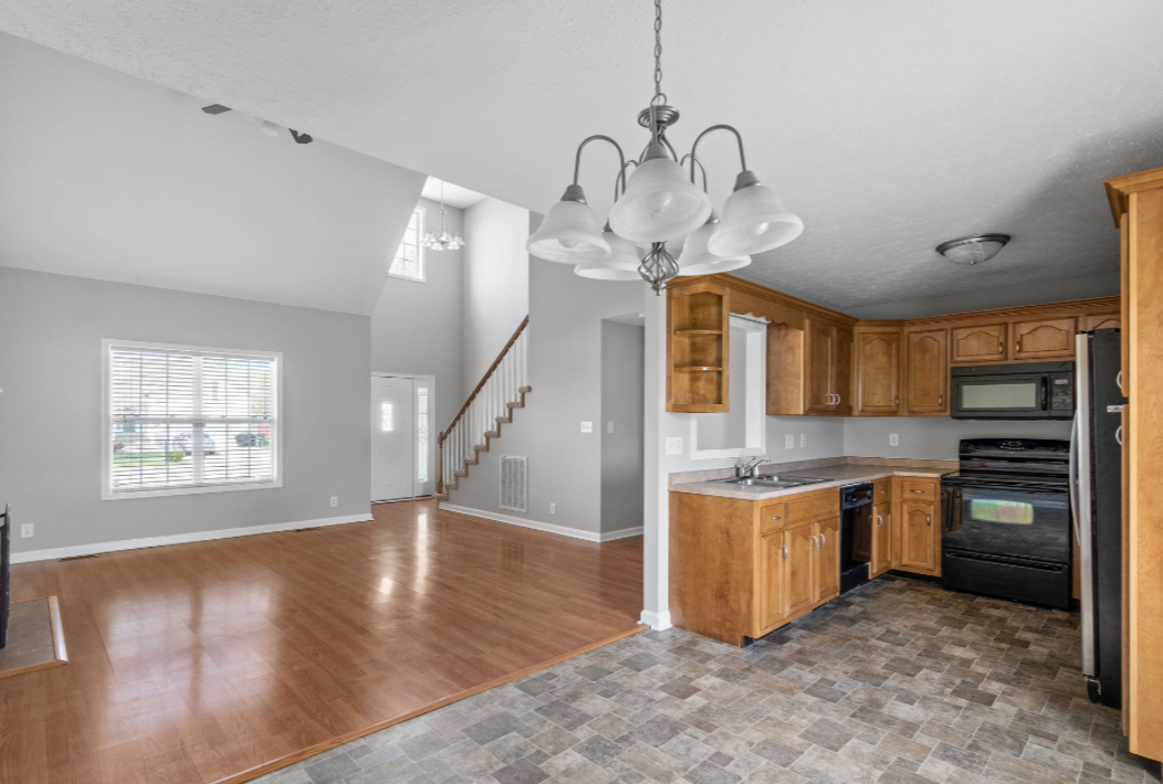 3731 Bret Dr - Photo 4 of 9