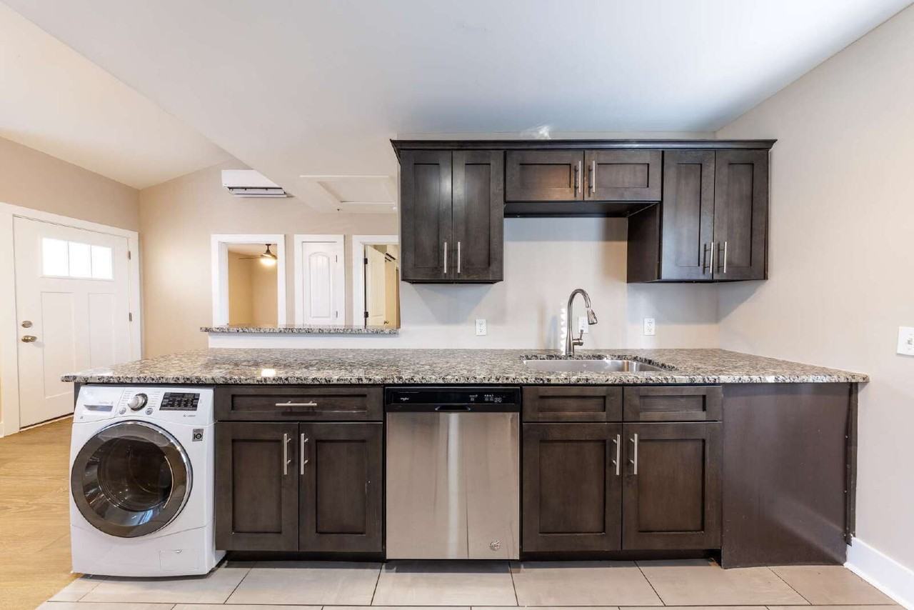 1620C Scovel St - Photo 4 of 14