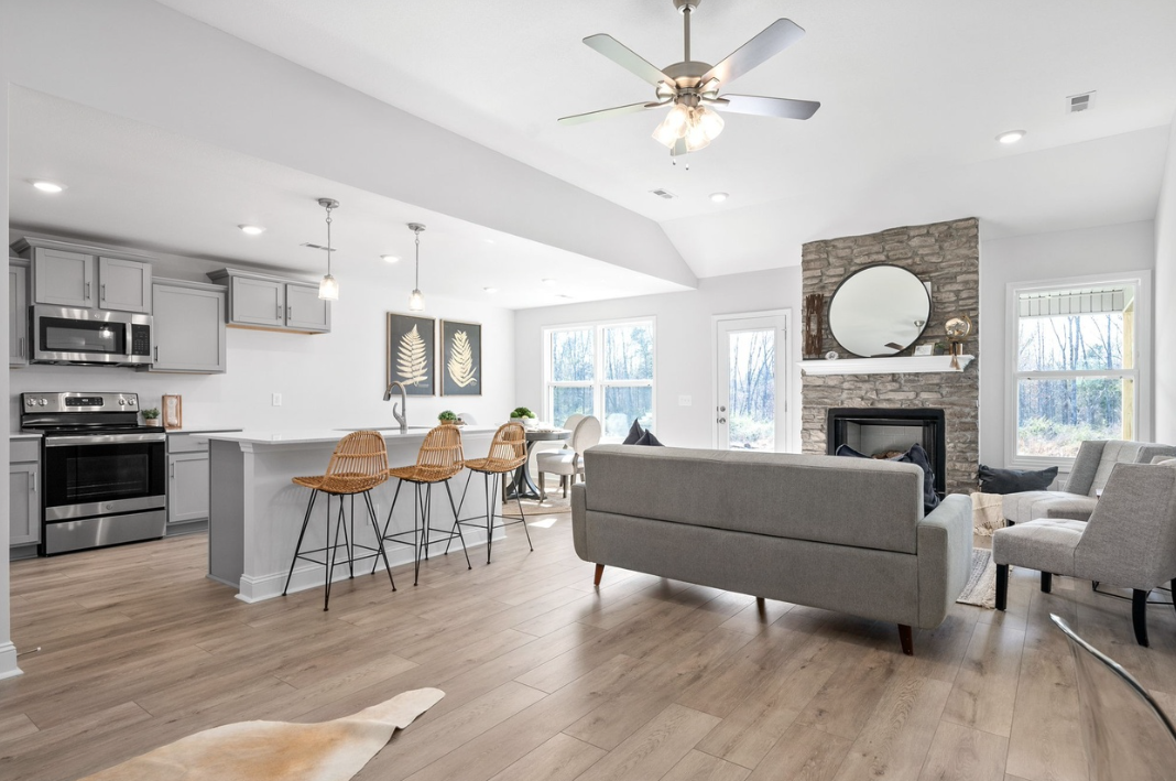 2118 Ireland Way - Photo 2 of 8