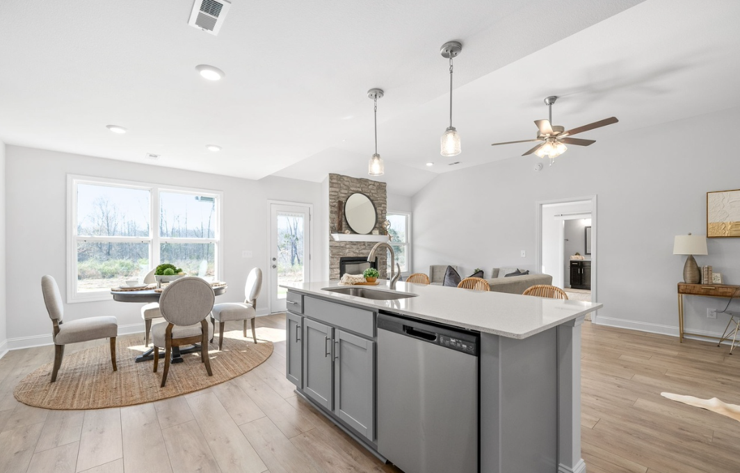 2118 Ireland Way - Photo 4 of 8