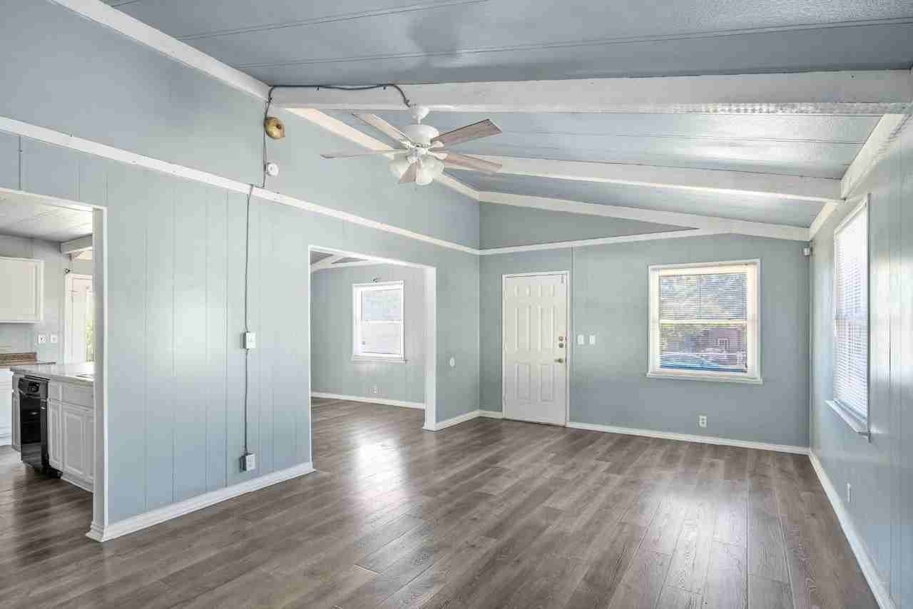 1505 Elyse Dr - Photo 3 of 11