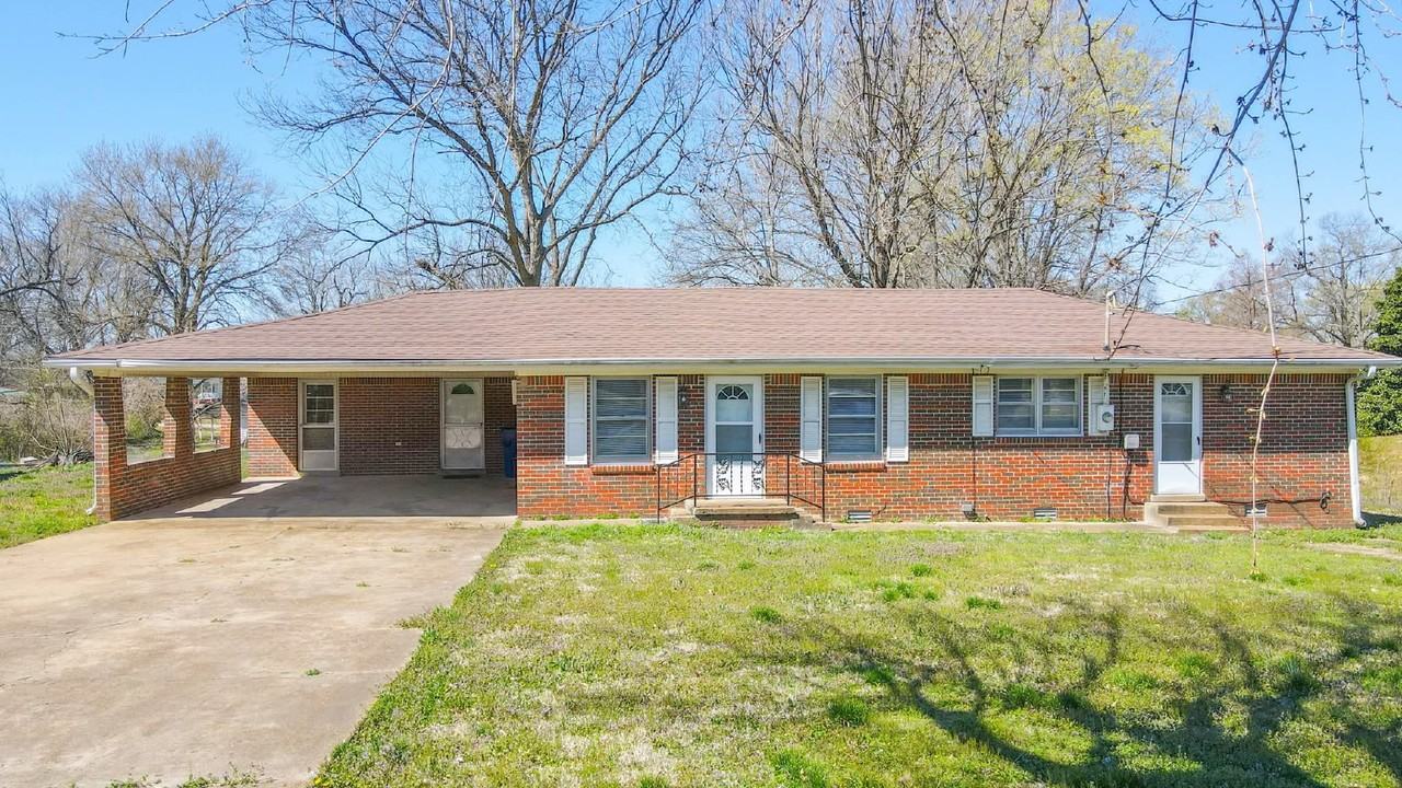 244 S Hollis Ave - Photo 2 of 15