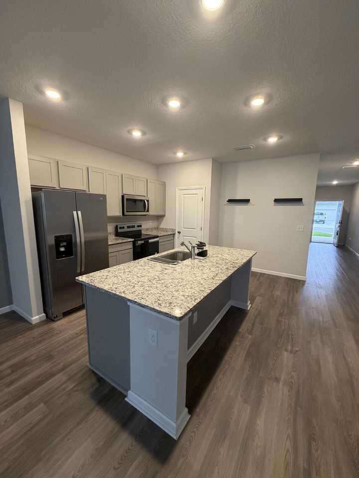 14635 Macadamia Ln - Photo 3 of 25