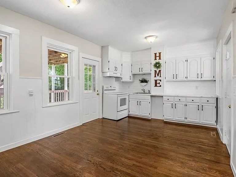 146 Pond St #1 - Photo 3 of 16