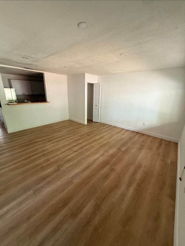 1830 S Clyde Morris Blvd - Photo 2 of 11