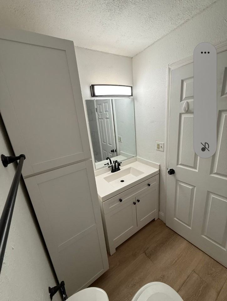 1830 S Clyde Morris Blvd - Photo 7 of 11