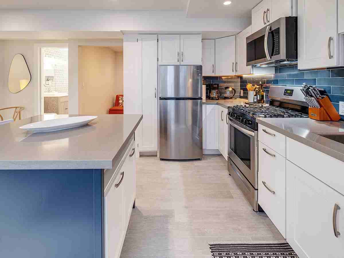 180 Cortland Ave #A - Photo 6 of 37