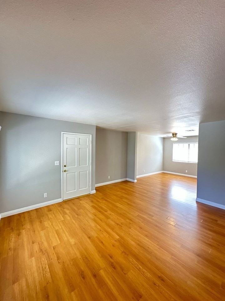 PECK - Photo 3 of 24