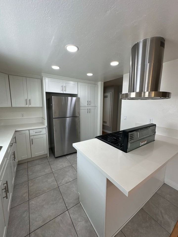 PECK - Photo 6 of 24