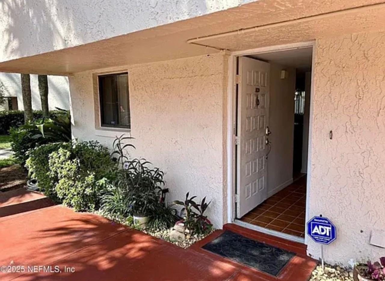 1162 Carmel Cir #100 - Photo 3 of 41