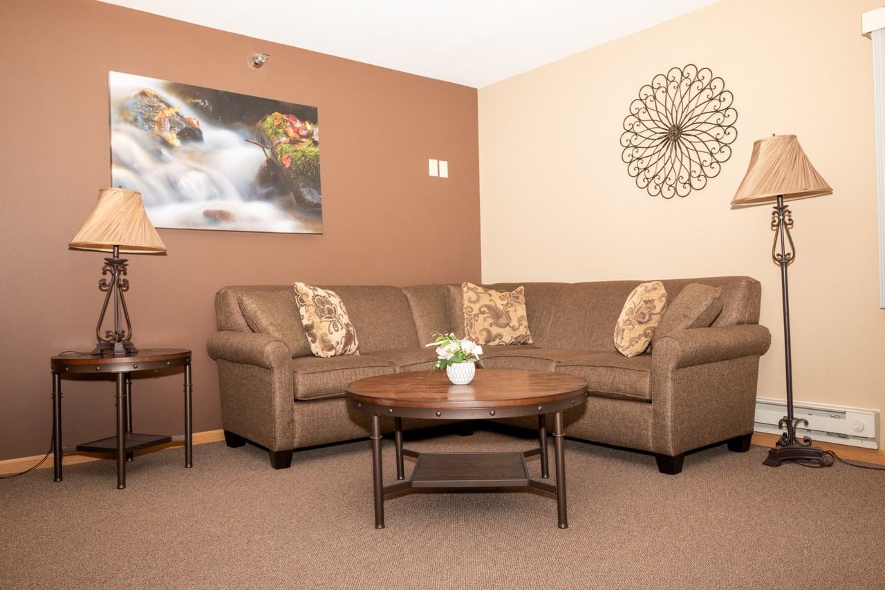 Berry Pointe Luxury Apartments - Photo 4 of 11