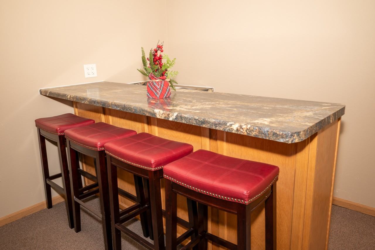 Berry Pointe Luxury Apartments - Photo 7 of 11