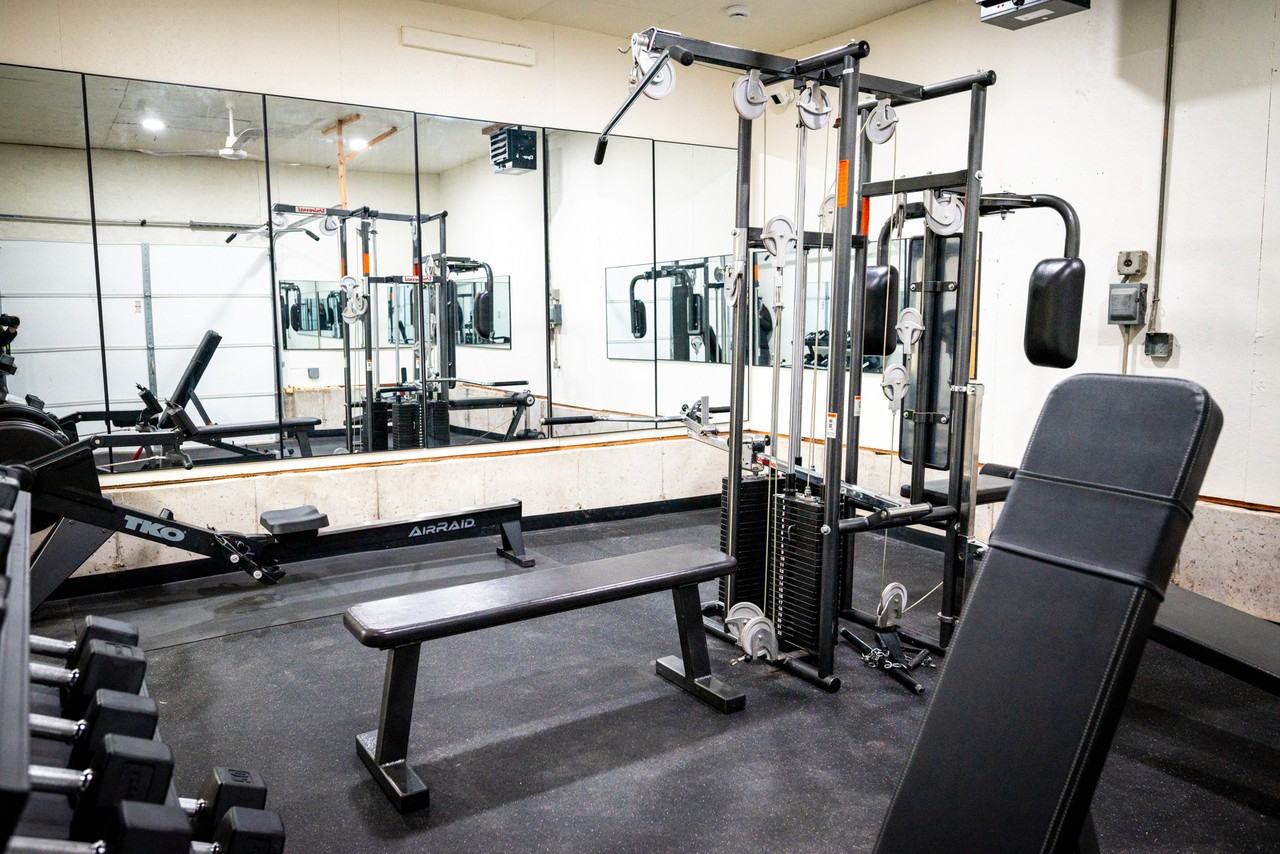 Canterbury Court Apartments - Photo 5 of 8