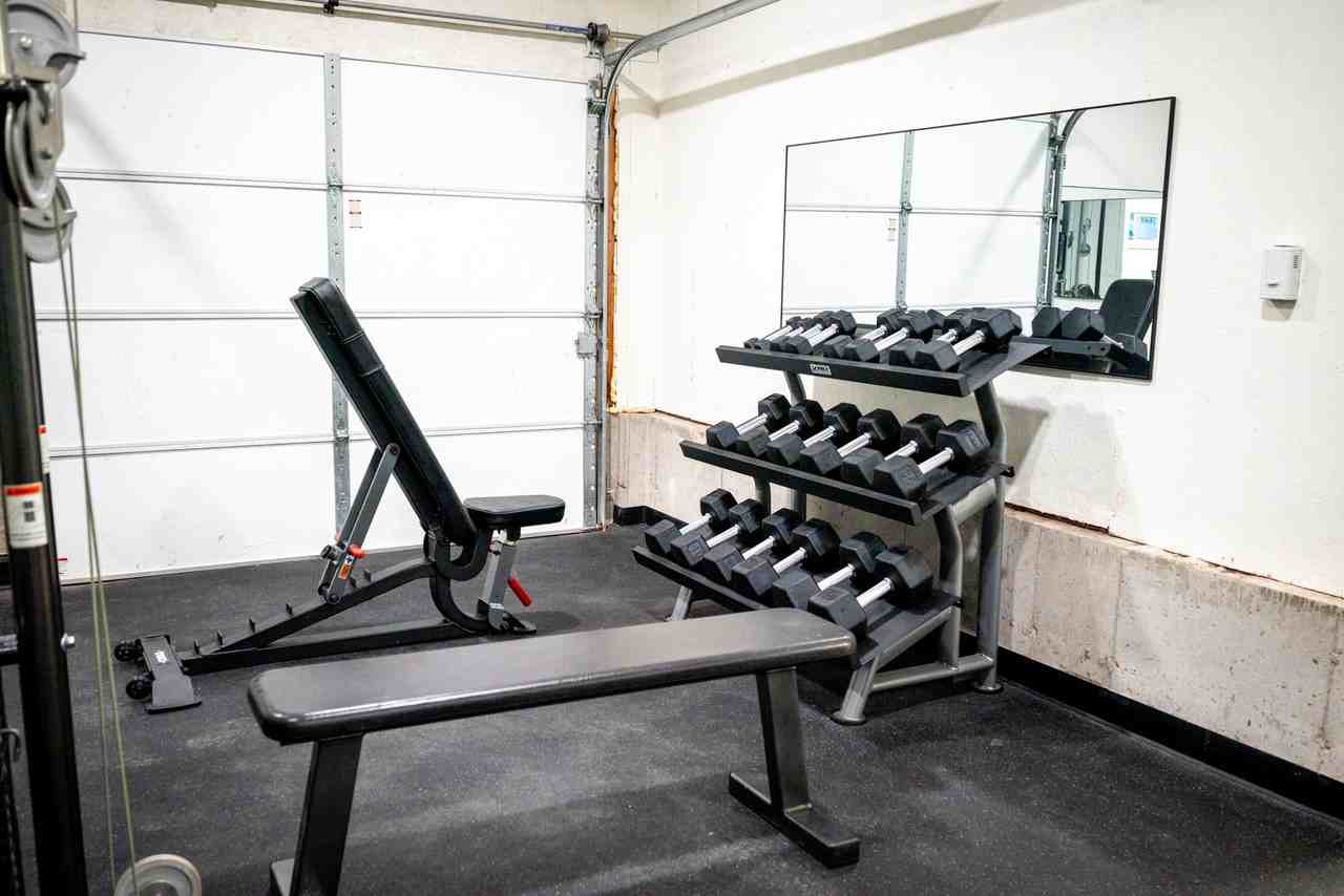 Canterbury Court Apartments - Photo 6 of 8