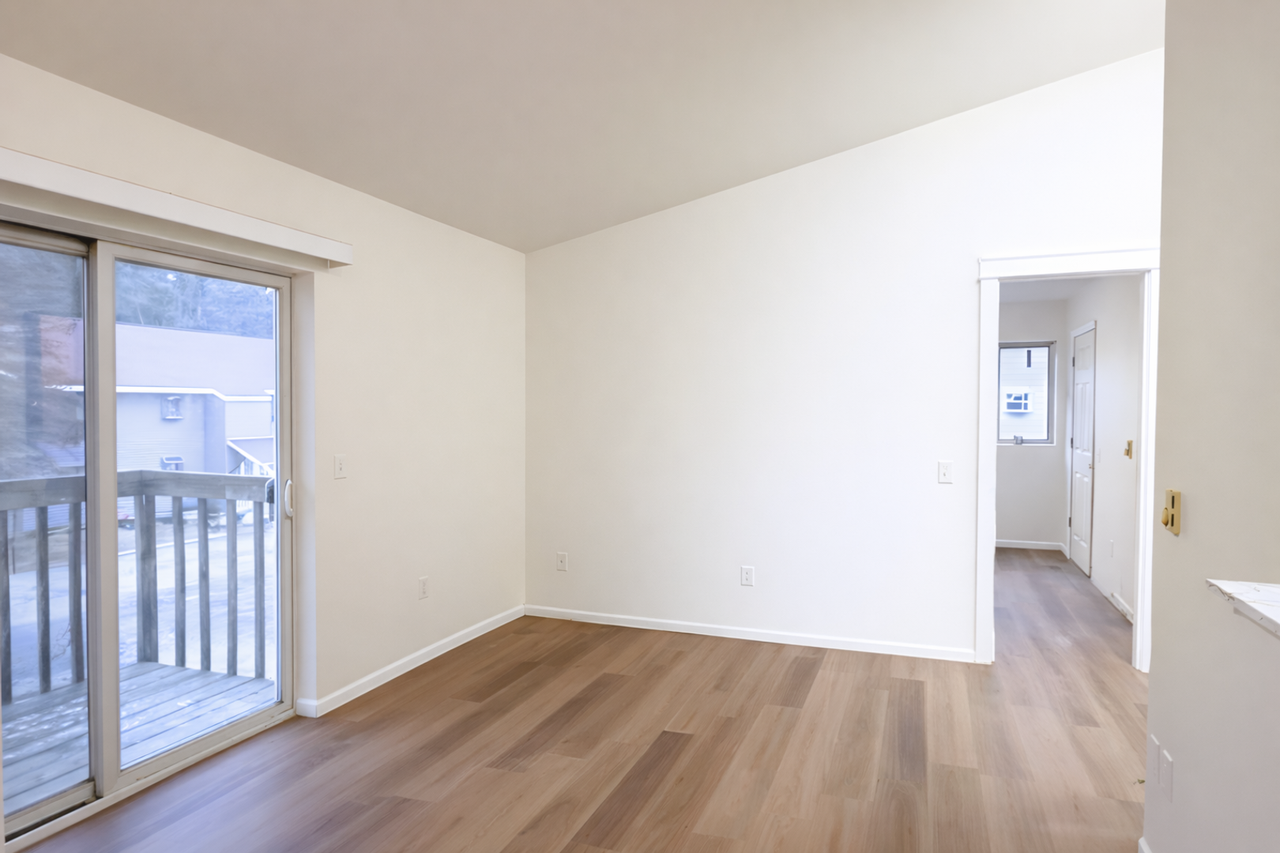 Pinebrook Corner Apartments - Photo 7 of 34