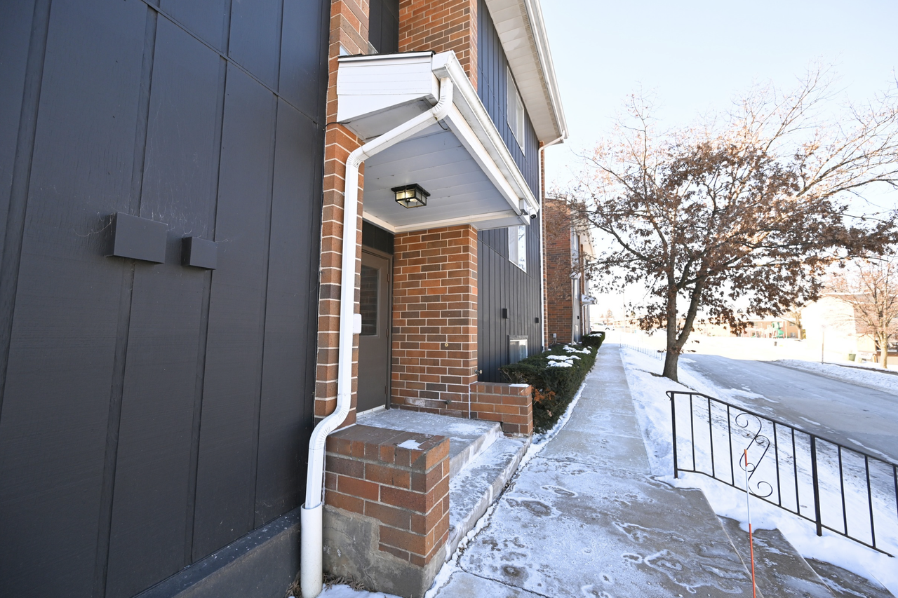 Raven Oaks Apartments - Photo 3 of 4