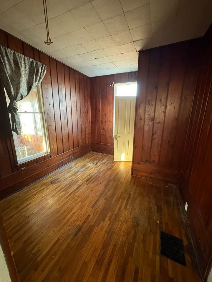 Bodine Properties - Terre Haute - Photo 2 of 5