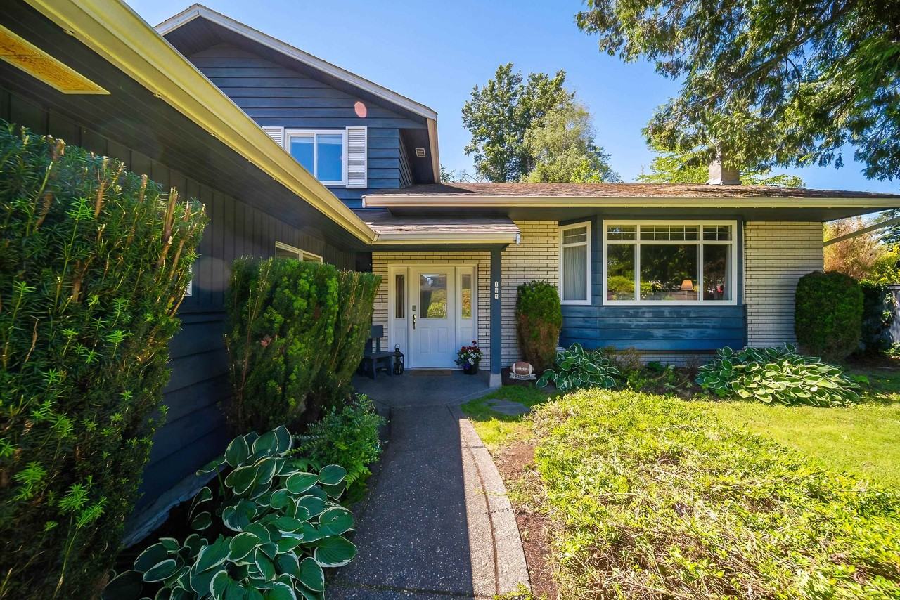 167 52A Street - Photo 2 of 26