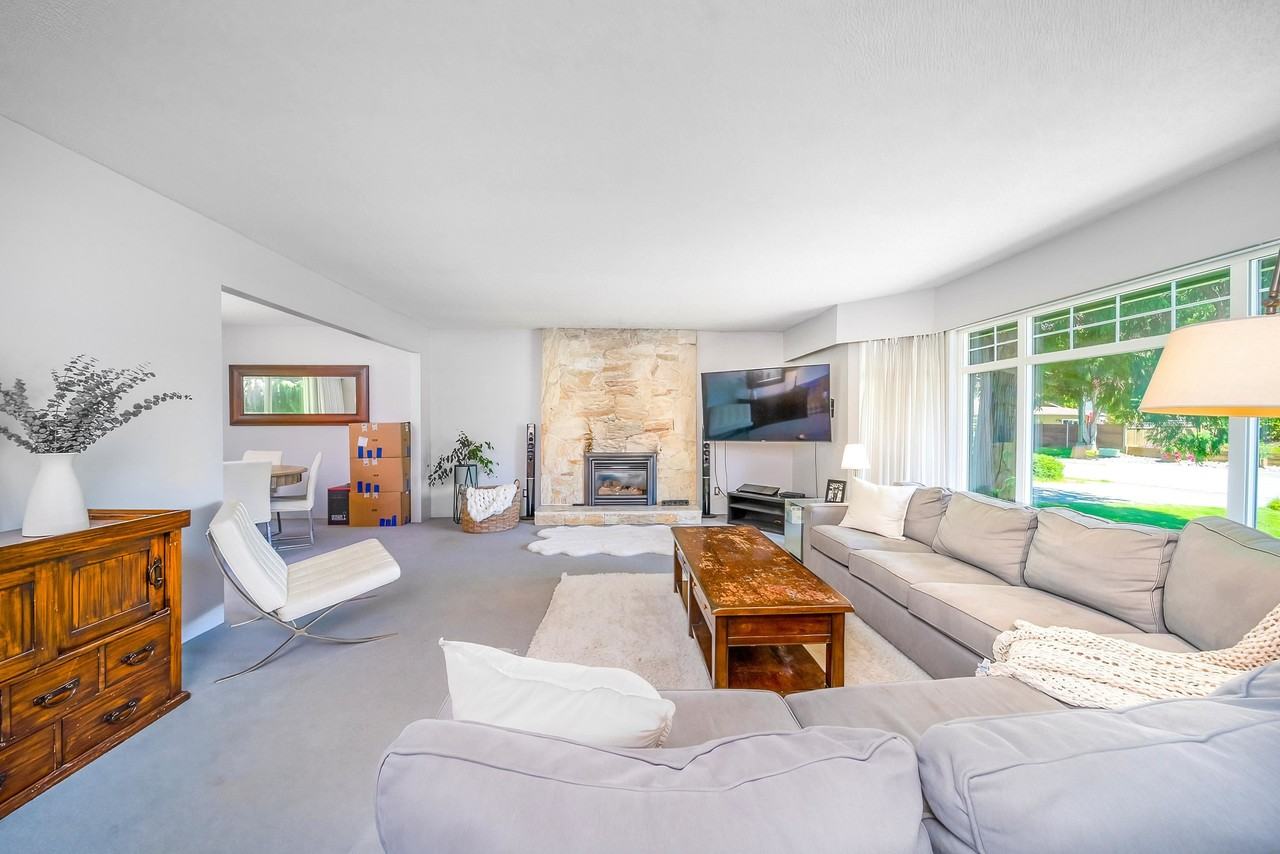 167 52A Street - Photo 5 of 26