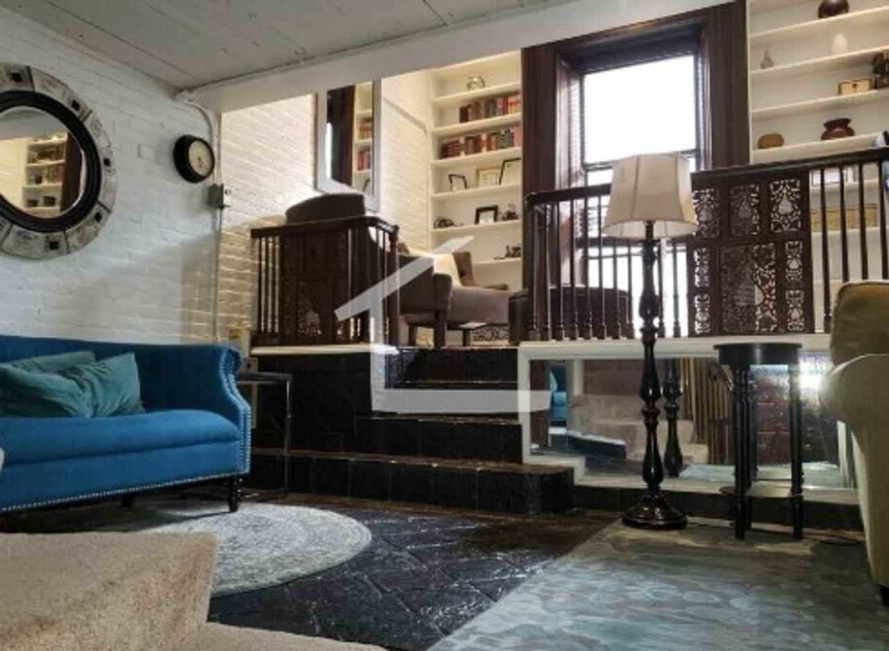 113 Beacon St - Photo 2 of 10