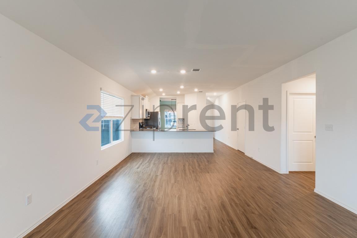 206 Silver Glen Dr - Photo 4 of 26