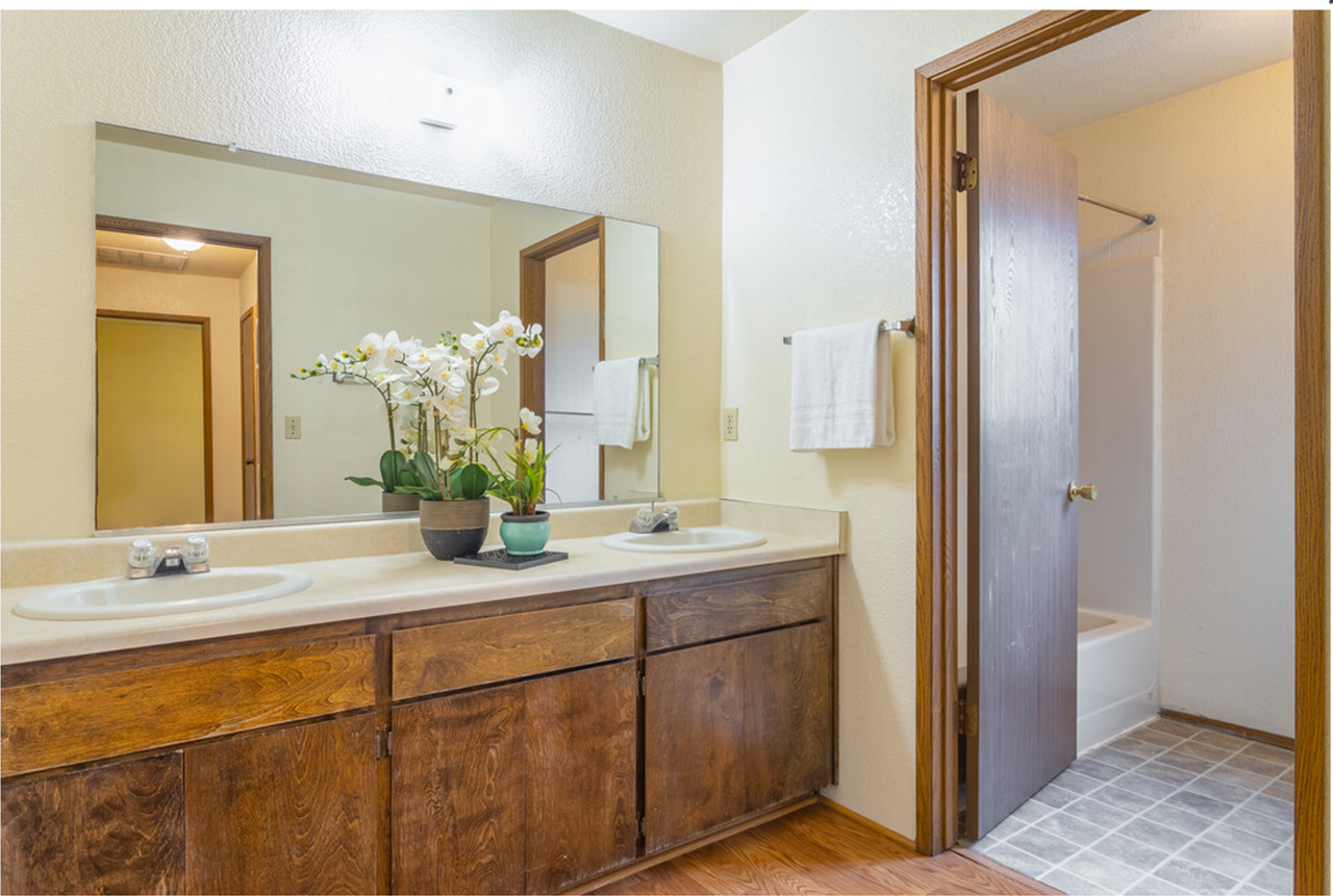 Regency Townhomes - Photo 6 of 9