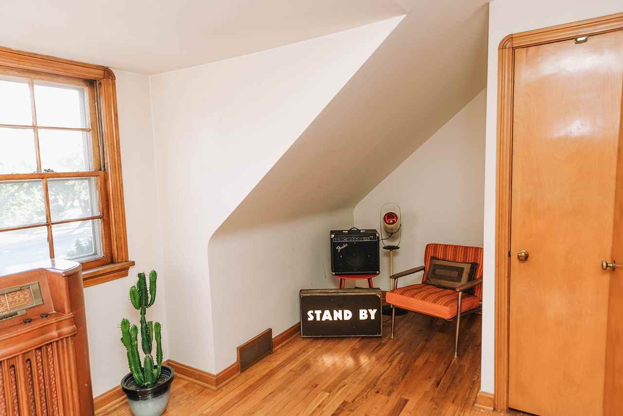 10516 Clifton Blvd #UP - Photo 4 of 13