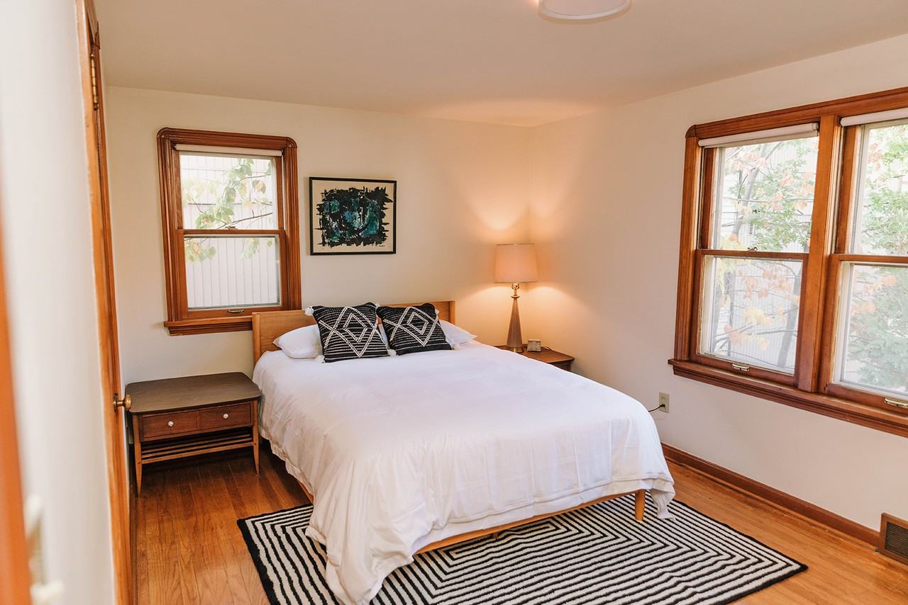 10516 Clifton Blvd #UP - Photo 5 of 13