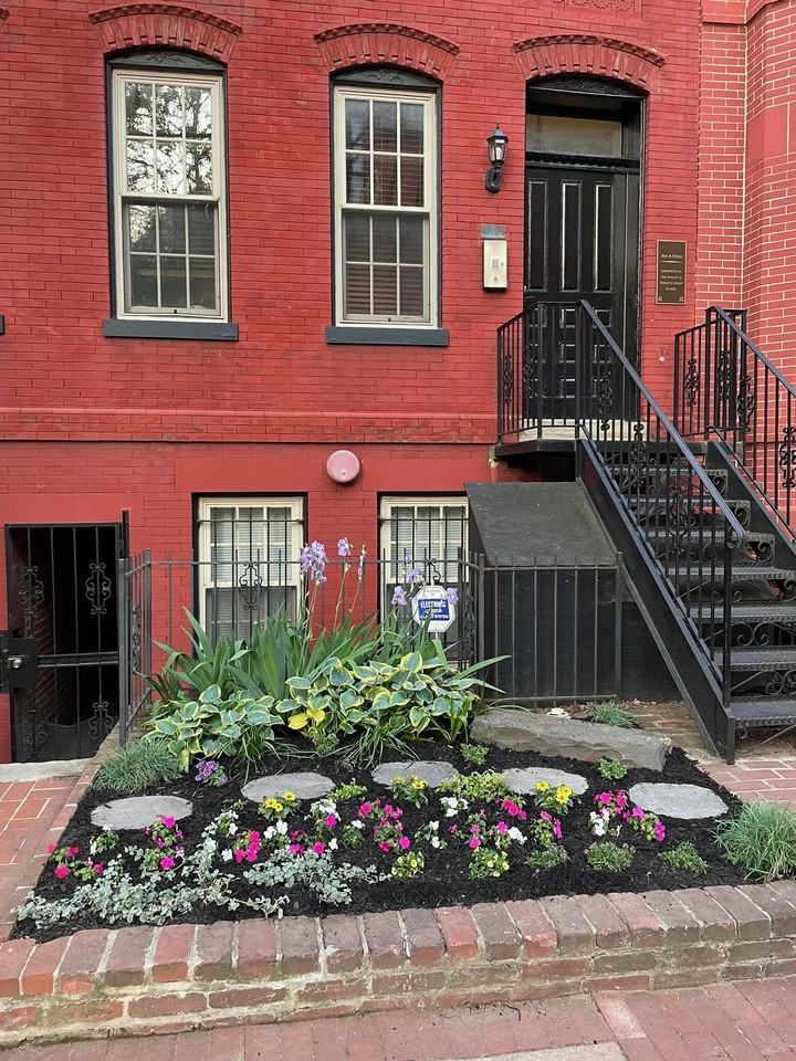 218 4th St Se #4 - Photo 2 of 25