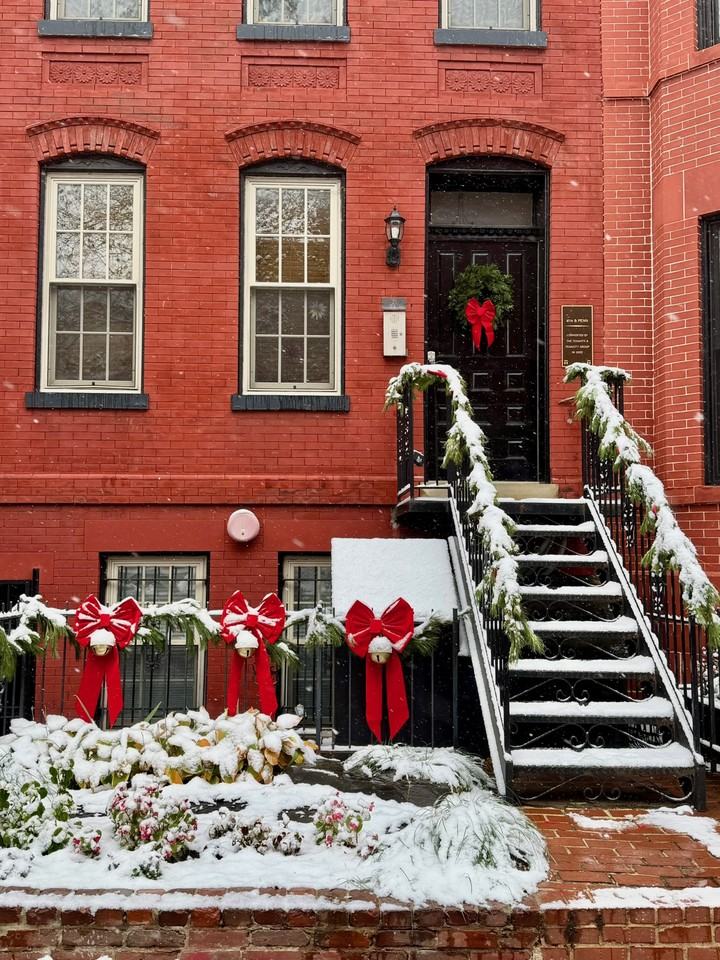 218 4th St Se #4 - Photo 3 of 25