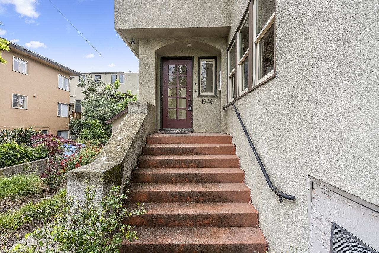 1546 Spruce St - Photo 2 of 7