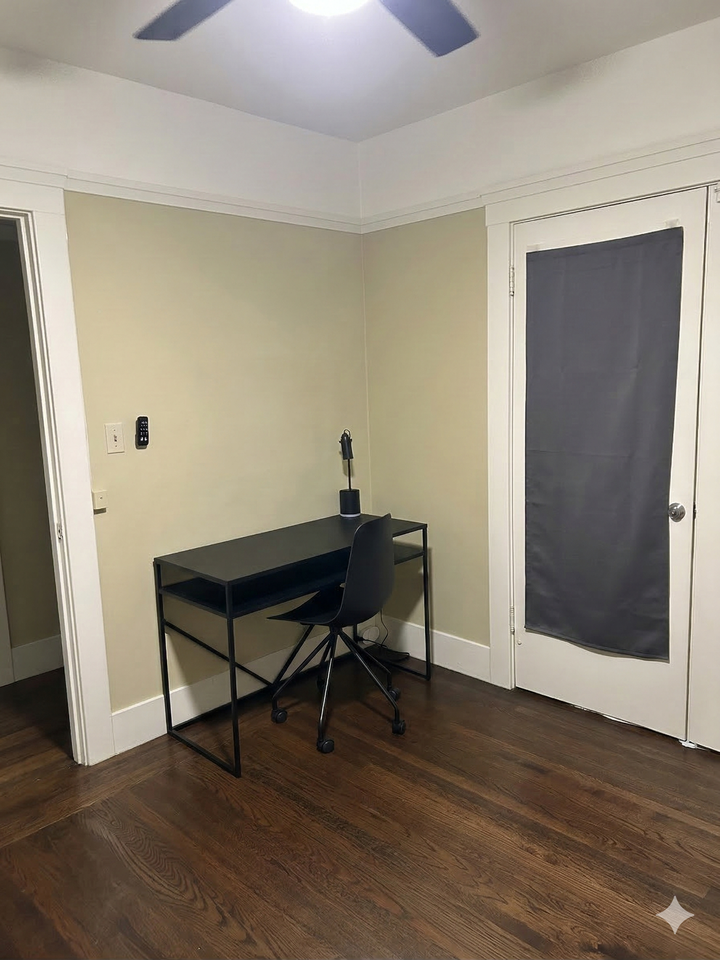 1546 Spruce St - Photo 6 of 7