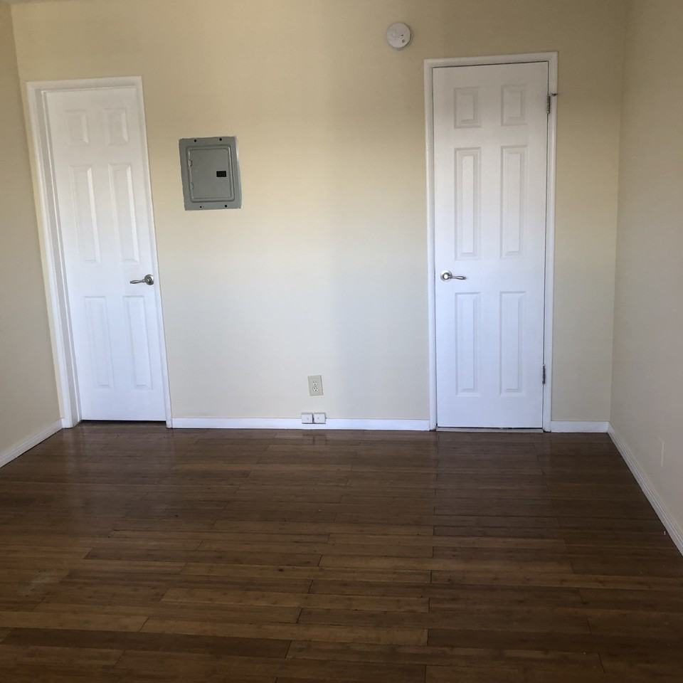 4960 Kester Ave #6 - Photo 3 of 8