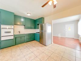 featured image of 9462 Oak St