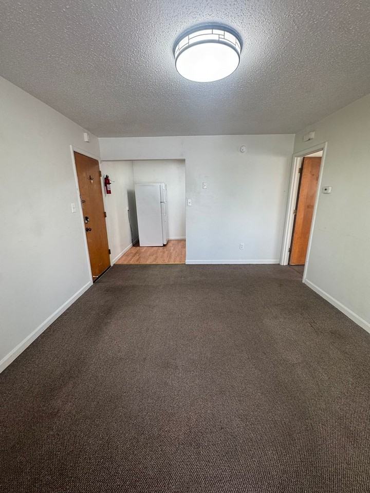 900 W 26th Ave #15 - Photo 3 of 11