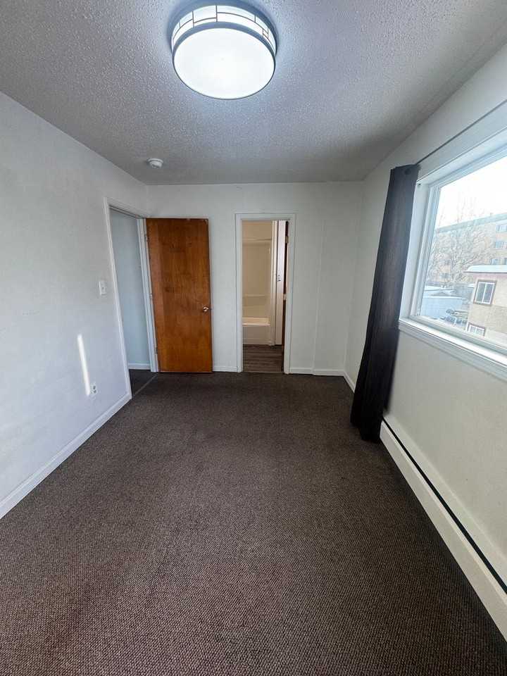 900 W 26th Ave #15 - Photo 6 of 11