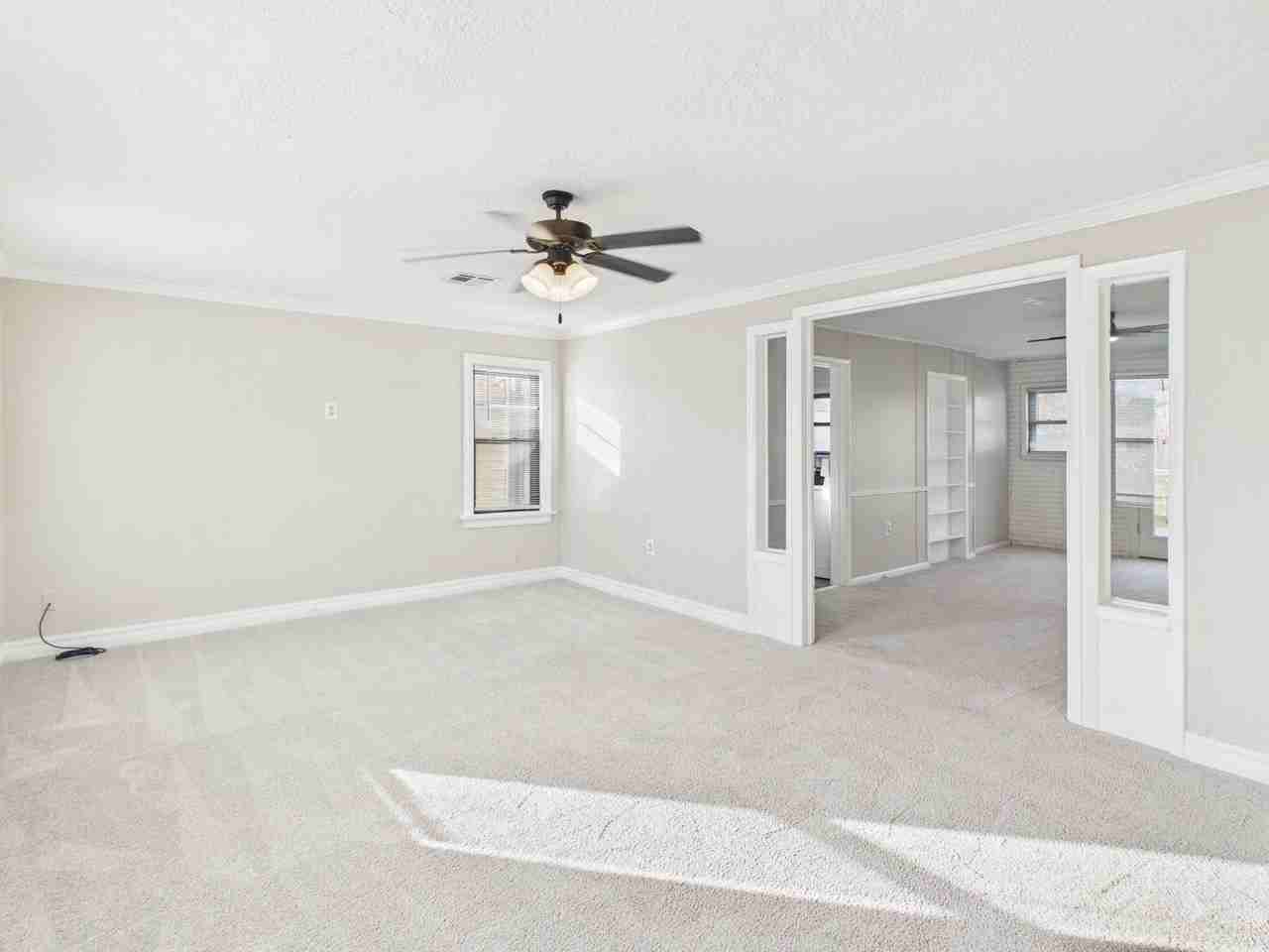 1307 Nw Maple Ave - Photo 4 of 24