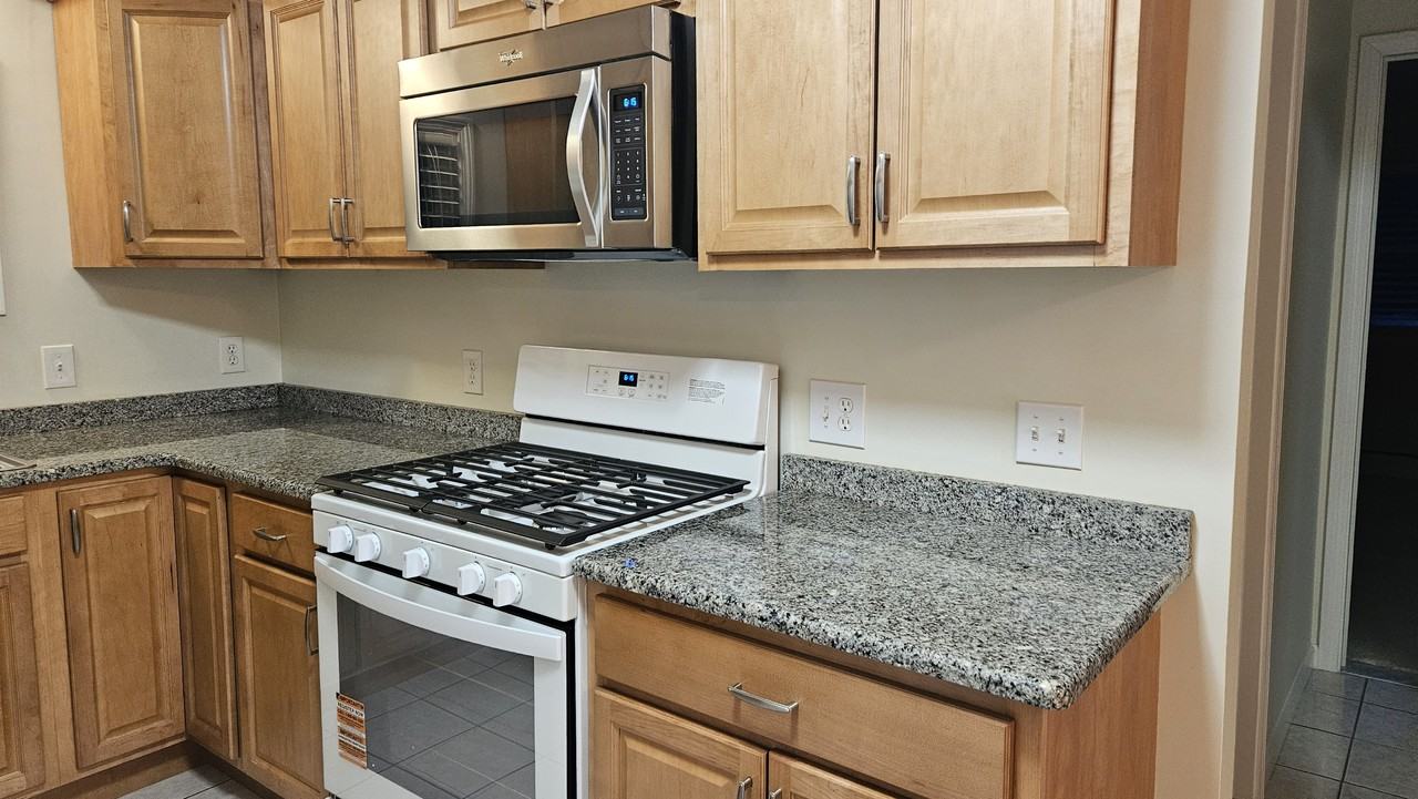 667 Indian Church Rd #3 - Photo 6 of 15